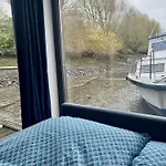 بيت للعطل Hausboot Stoeckte