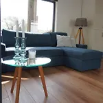 Hausboot Stoeckte بيت للعطل *