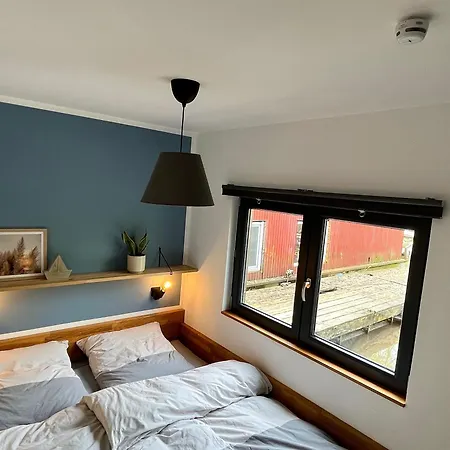 別荘 Hausboot Stoeckte