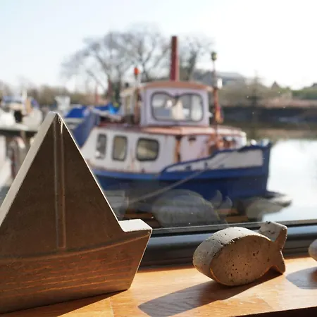 Hausboot Stoeckte * Winsen (Luhe)