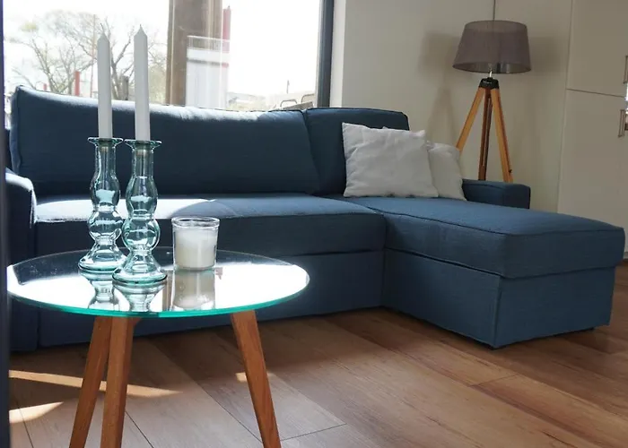 Hausboot Stoeckte 度假居 *