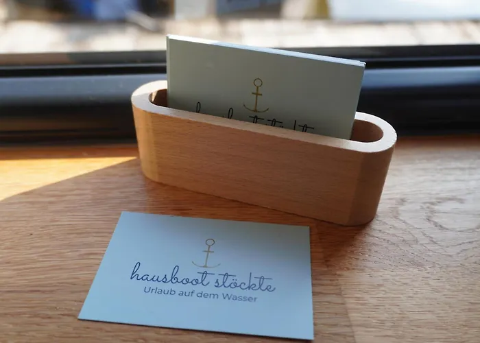 Hausboot Stoeckte 度假居 *